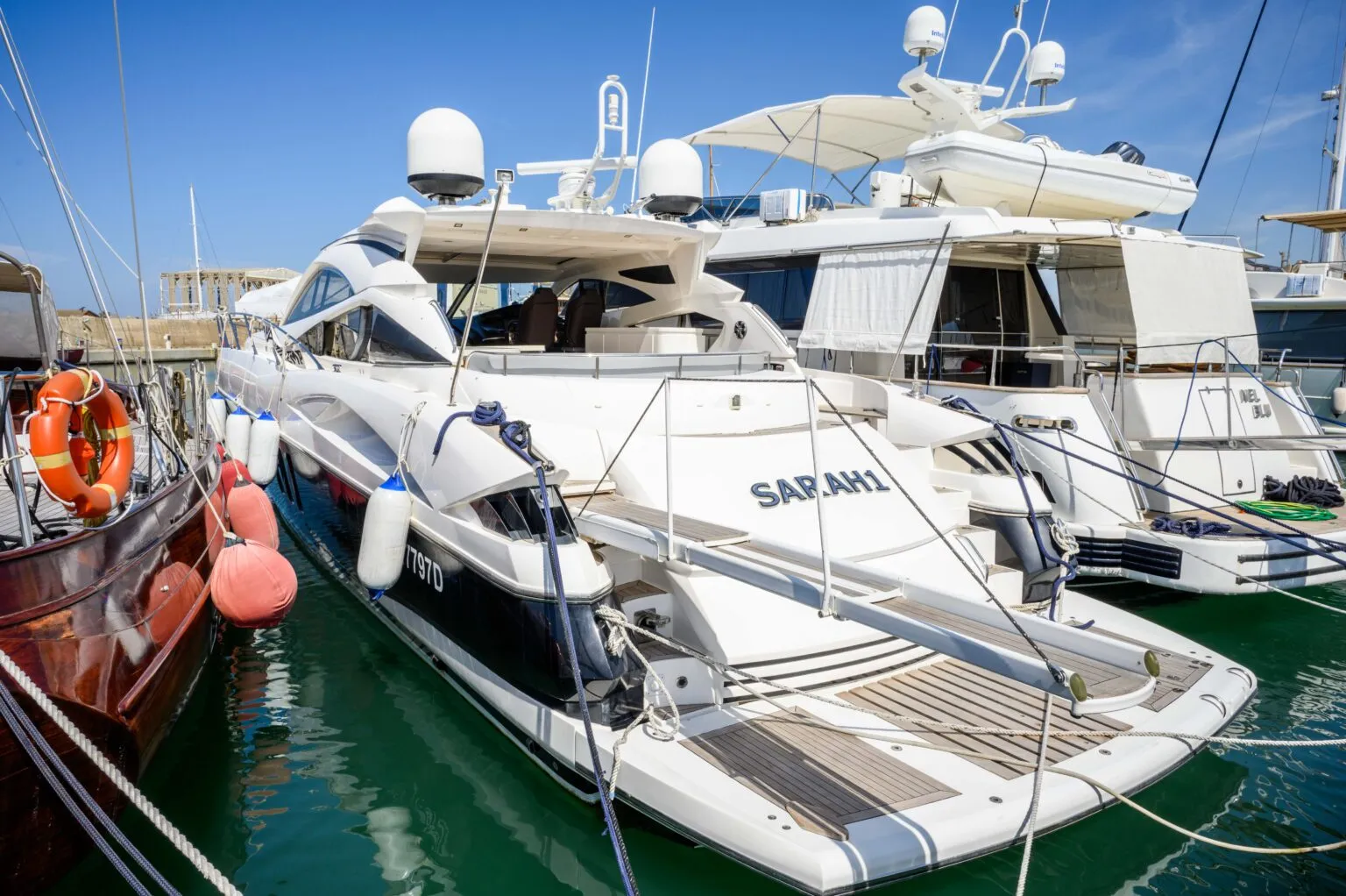 SUNSEEKER PREDATOR 68