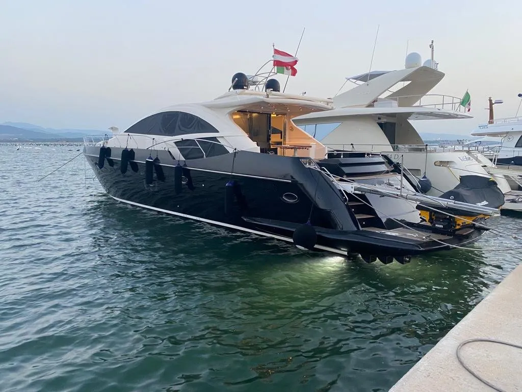 QUEENS YACHTS 72