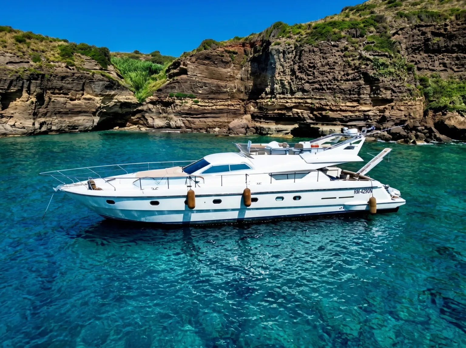 FERRETTI 62 FLY