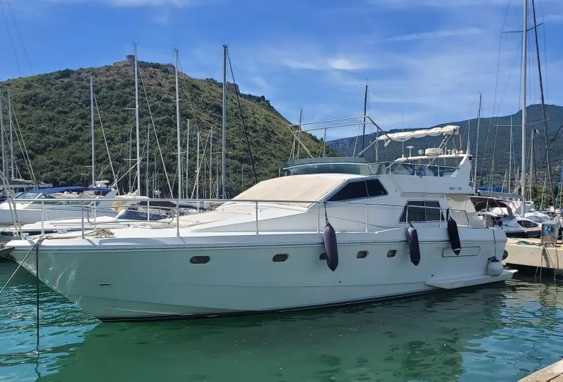 FERRETTI ALTURA 52 S
