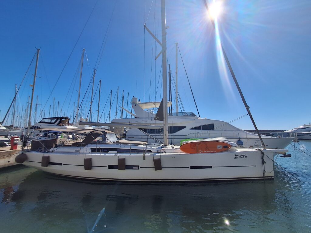 DUFOUR 560 GRAND LARGE